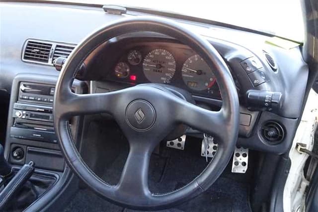 1992 Nissan Skyline JDM car for sale — photo 14 of 24