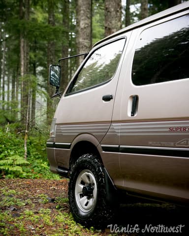 1995 Toyota HiAce JDM car for sale — photo 15 of 25