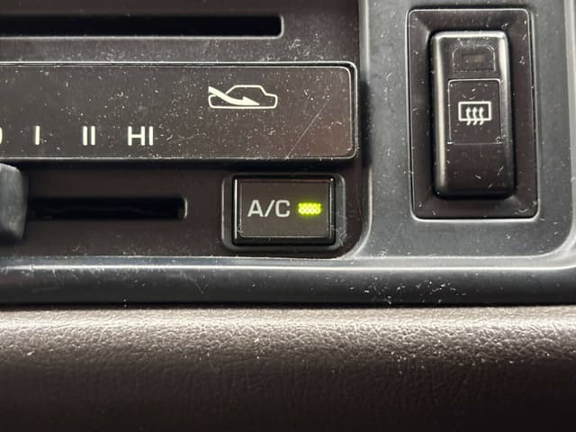 2001 Toyota HiAce JDM car for sale — photo 12 of 25