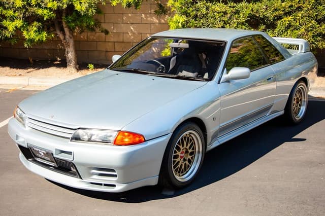 1990 Nissan Skyline JDM car for sale — photo 2 of 25