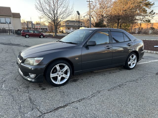 1998 Toyota Altezza JDM car for sale — photo 10 of 25