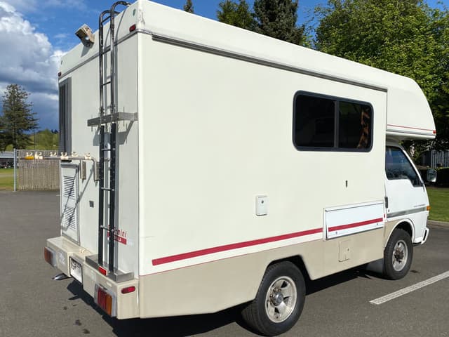 1991 Isuzu JDM car for sale — photo 5 of 10