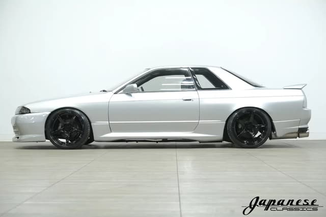 1993 Nissan Skyline JDM car for sale — photo 5 of 25