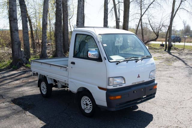 1998 Mitsubishi Minicab JDM car for sale — photo 9 of 19