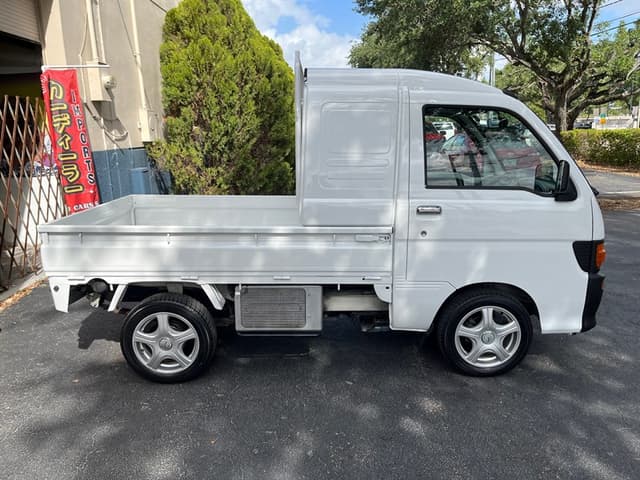 1997 Daihatsu Hijet JDM car for sale — photo 9 of 18