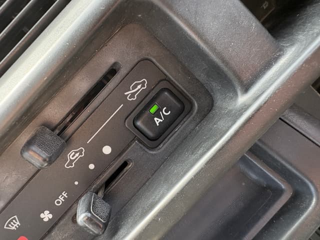 2000 Daihatsu Hijet JDM car for sale — photo 16 of 25
