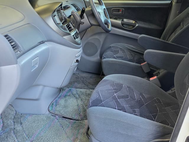 2000 Toyota Estima JDM car for sale — photo 19 of 25