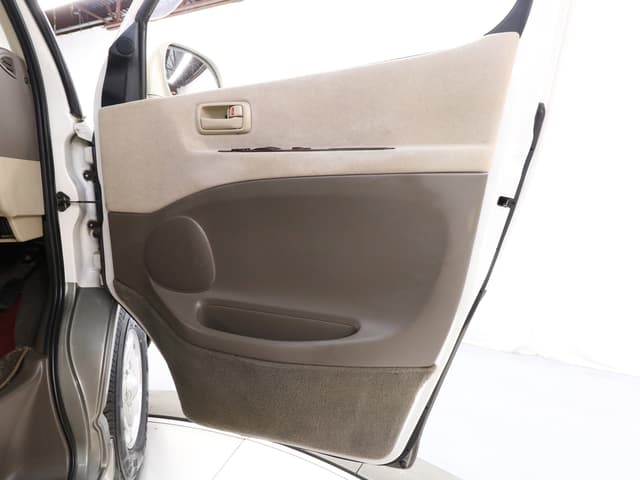 1999 Toyota Grand Hiace JDM car for sale — photo 23 of 25