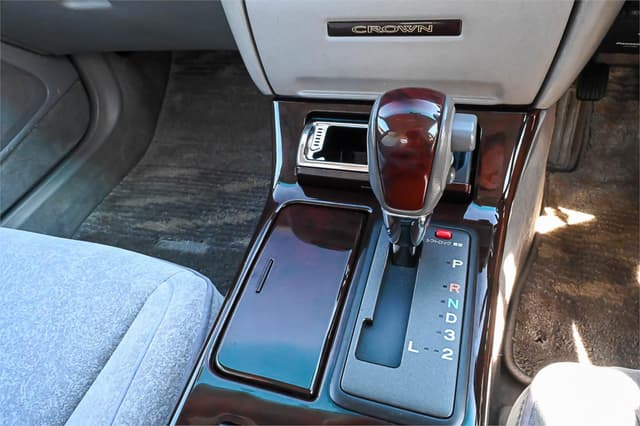 2000 Toyota Crown JDM car for sale — photo 21 of 22