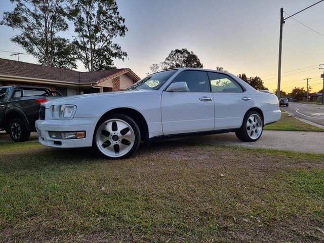 1995 Nissan Gloria JDM car for sale — photo 2 of 10