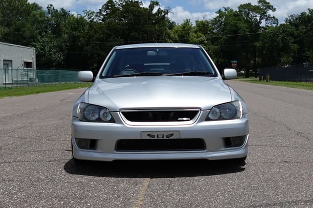1998 Toyota Altezza JDM car for sale — photo 2 of 19