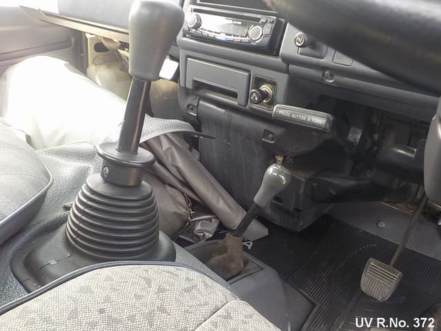 1993 Toyota HiAce JDM car for sale — photo 8 of 16