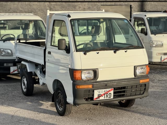 1998 Daihatsu Hijet JDM car for sale — photo 2 of 12