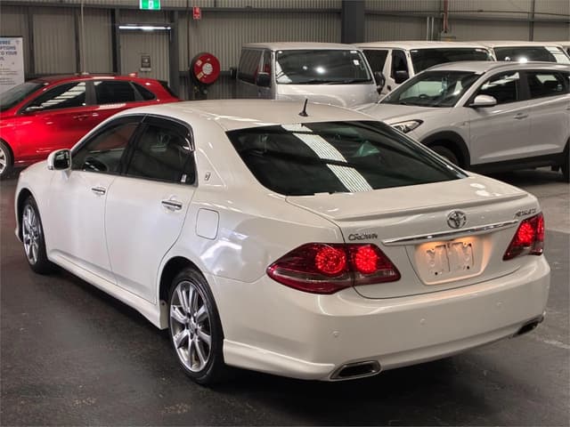 2009 Toyota Crown JDM car for sale — photo 9 of 19