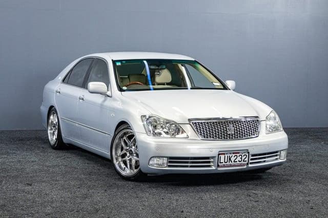 2007 Toyota Crown JDM car for sale — photo 3 of 20