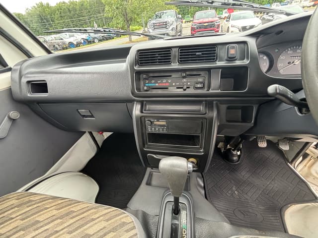 2001 Daihatsu Hijet JDM car for sale — photo 8 of 11