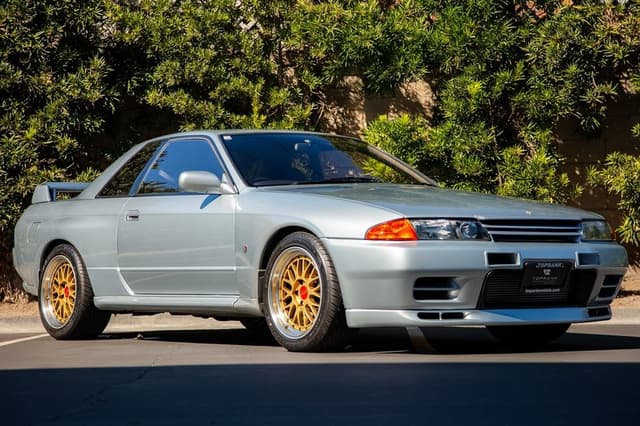 1990 Nissan Skyline JDM car for sale — photo 13 of 25