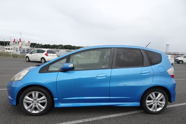 2009 Honda Fit JDM car for sale — photo 2 of 25