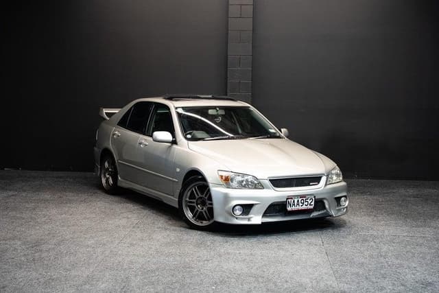 1999 Toyota Altezza JDM car for sale — photo 6 of 16
