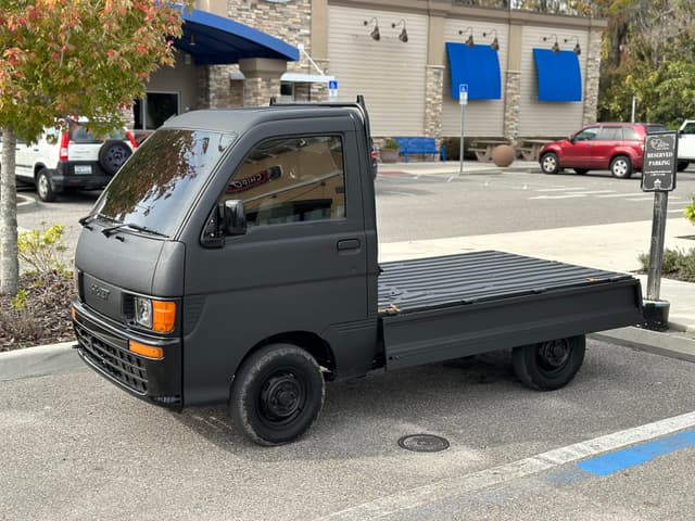 1996 Daihatsu Hijet JDM car for sale — photo 4 of 10