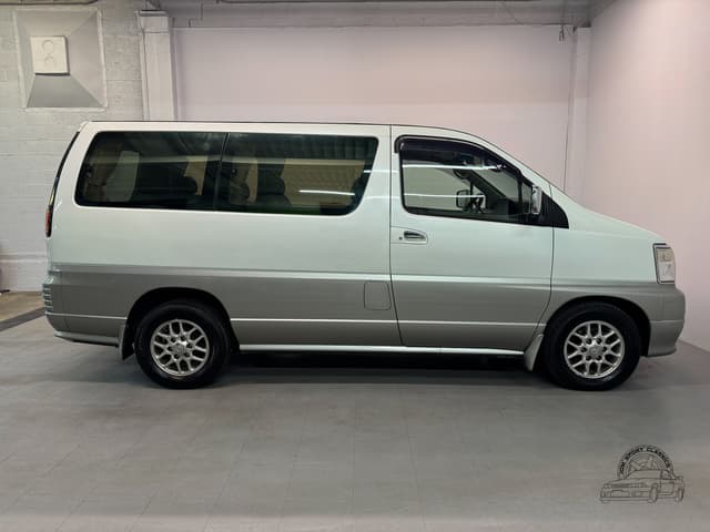 2001 Nissan Elgrand JDM car for sale — photo 22 of 25