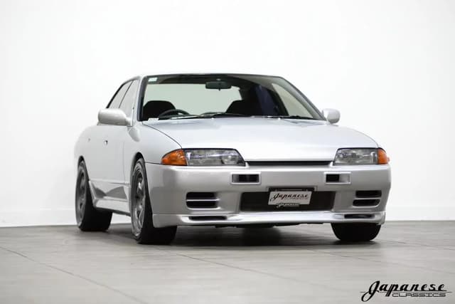 1992 Nissan Skyline JDM car for sale — photo 3 of 25