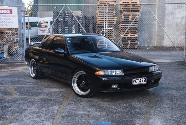 1992 Nissan Skyline JDM car for sale — photo 7 of 20