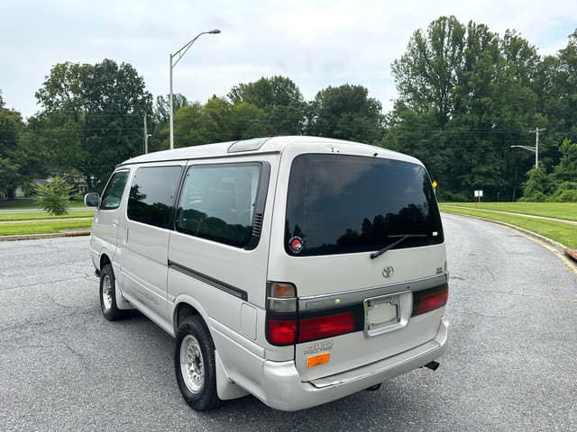 1998 Toyota HiAce JDM car for sale — photo 7 of 18