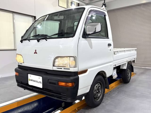 1998 Mitsubishi Minicab JDM car for sale — photo 2 of 24