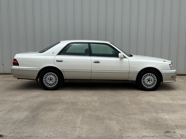 1996 Toyota Crown JDM car for sale — photo 2 of 20