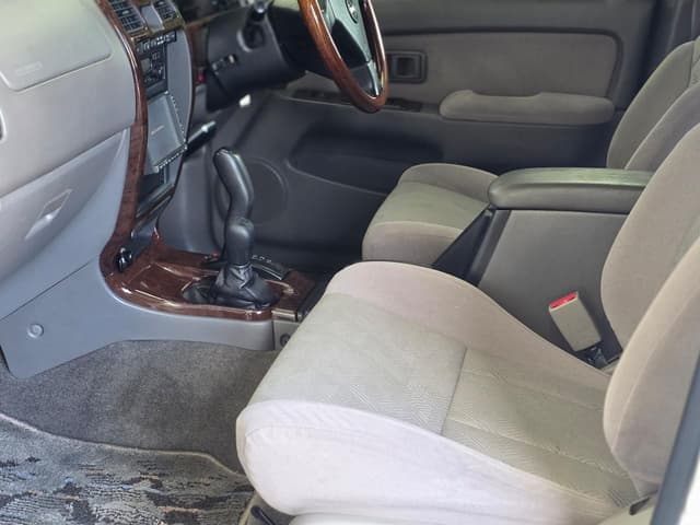 2001 Toyota Hilux Surf JDM car for sale — photo 15 of 25
