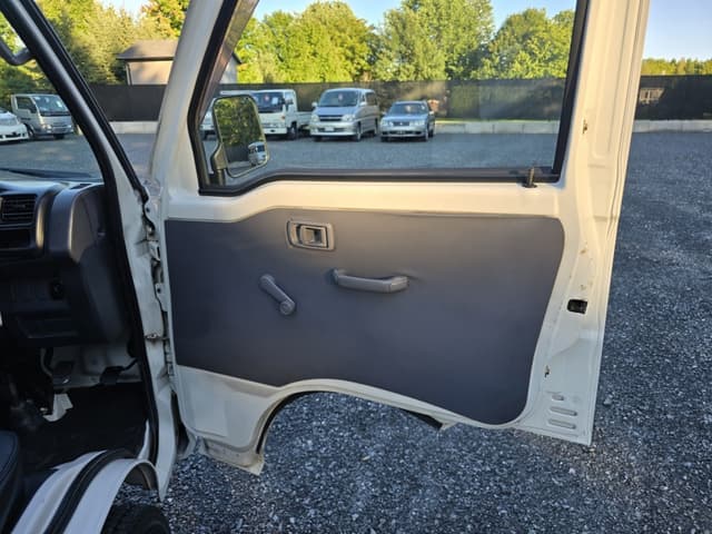 2001 Daihatsu Hijet JDM car for sale — photo 18 of 25
