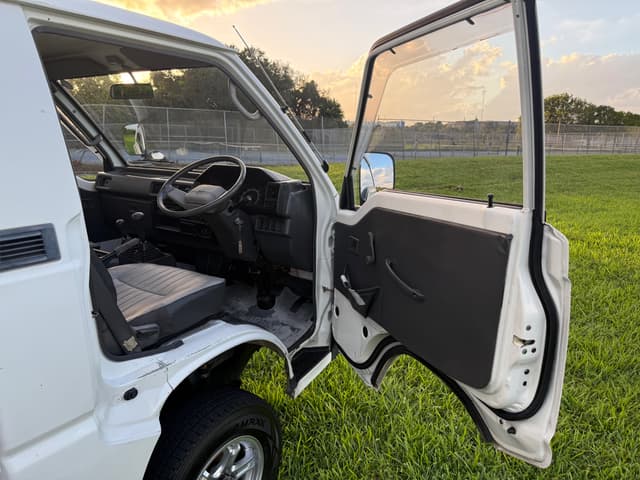 1994 Mitsubishi Delica JDM car for sale — photo 11 of 25