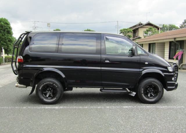 2004 Mitsubishi Delica JDM car for sale — photo 12 of 12