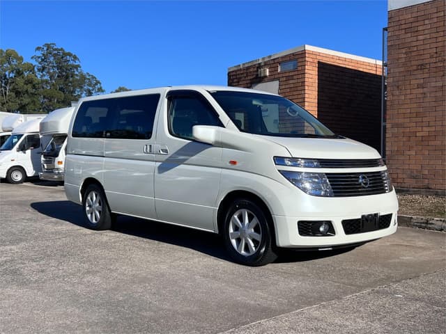 2003 Nissan Elgrand JDM car for sale — photo 4 of 16