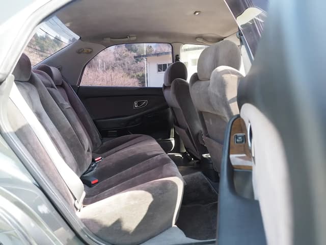1990 Mitsubishi Diamante JDM car for sale — photo 9 of 10