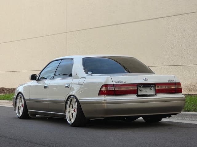 1996 Toyota Crown JDM car for sale — photo 16 of 25