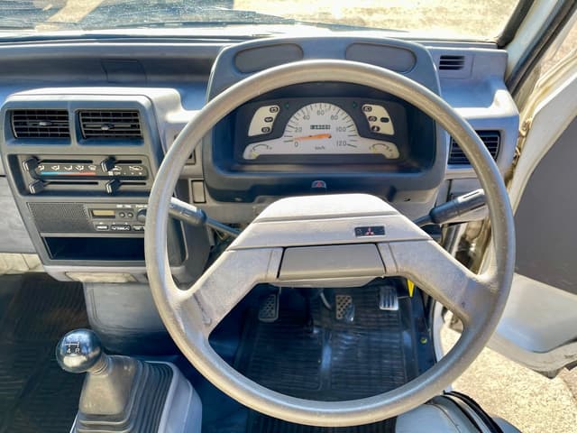 1995 Mitsubishi Minicab JDM car for sale — photo 20 of 25