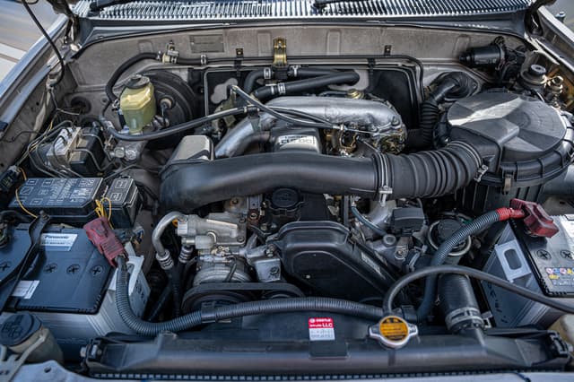 1996 Toyota Hilux Surf JDM car for sale — photo 10 of 14