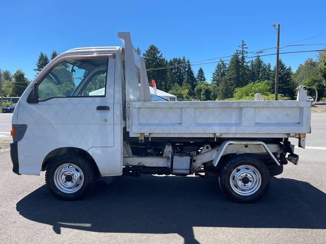 1998 Daihatsu Hijet JDM car for sale — photo 5 of 25