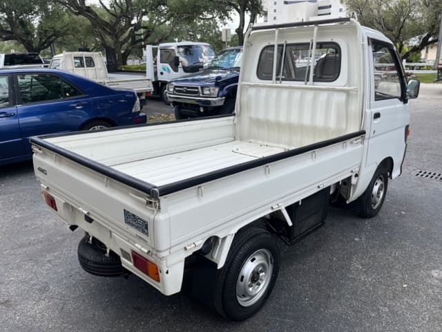 1995 Daihatsu Hijet JDM car for sale — photo 10 of 17