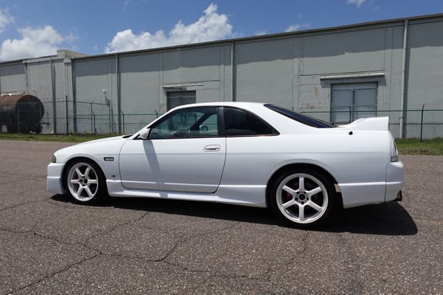1997 Nissan Skyline JDM car for sale — photo 10 of 18