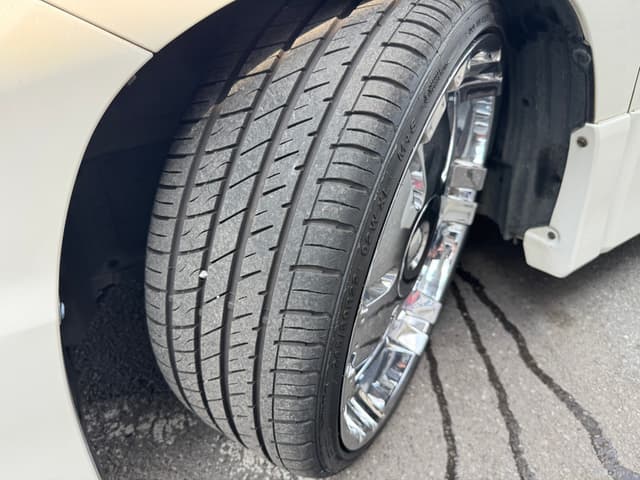 2011 Toyota Vellfire JDM car for sale — photo 17 of 25