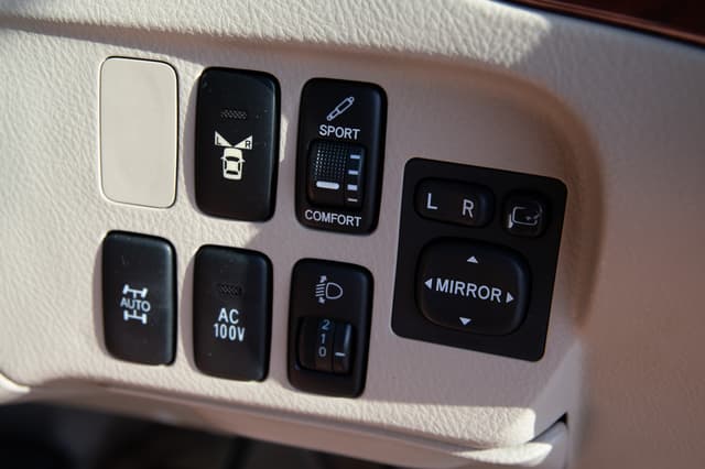 2001 Toyota Ipsum JDM car for sale — photo 15 of 15