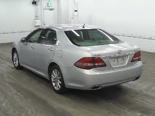 2008 Toyota Crown JDM car for sale — photo 2 of 6