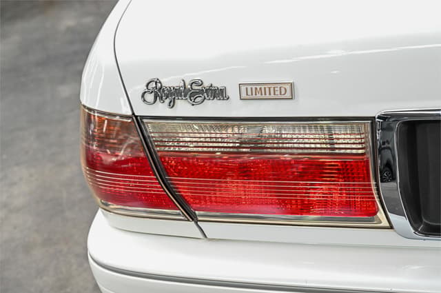2000 Toyota Crown JDM car for sale — photo 6 of 10