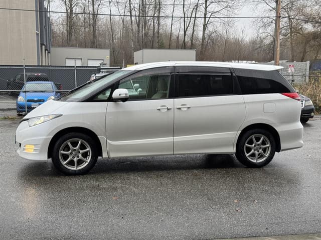 2006 Toyota Estima JDM car for sale — photo 4 of 18
