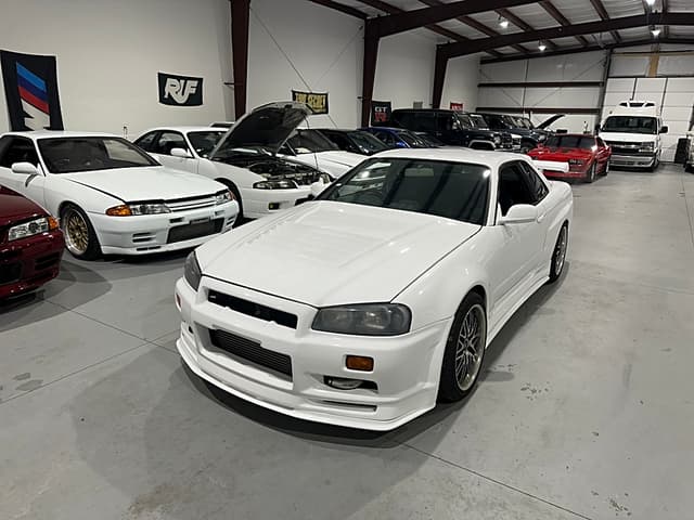 2000 Nissan Skyline JDM car for sale — photo 2 of 17