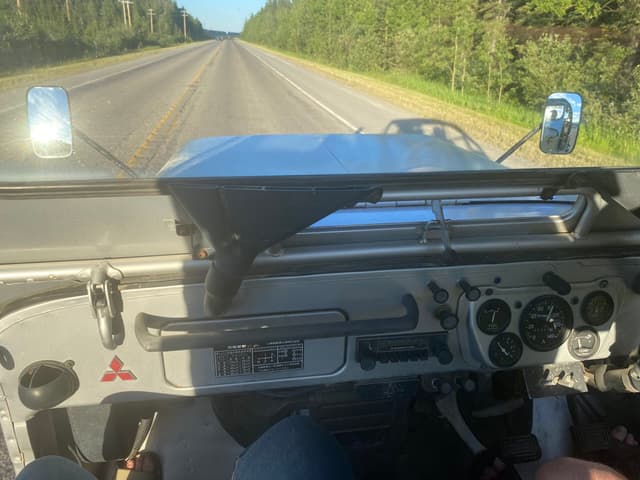 1991 Mitsubishi Jeep J53 JDM car for sale — photo 4 of 7