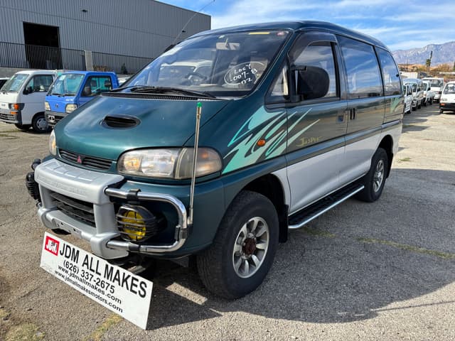 1996 Mitsubishi Delica JDM car for sale — photo 3 of 25